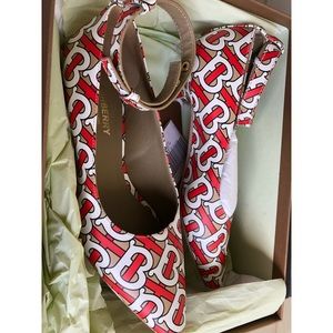 Burberry TB Monogram Pumps